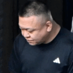 不要な屋根修理を持ちかけ、高齢女性から金をだまし取るなどしたとして、詐欺と特定商取引法違反、不実告知容疑で、リフォーム会社「アストモホーム」社員の「植村美洋」容疑者42歳ら5人を逮捕