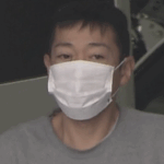 帰宅途中だった女性に後ろから近づいて尻を触り、驚いて転倒した女性の上にまたがって、さらに胸を触るなどした疑いで渡辺靖司容疑者44歳が逮捕されました。 